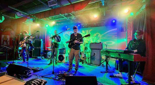 The Dead Thing performing